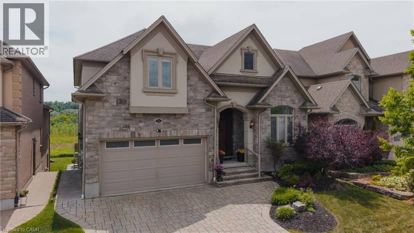 54 PAIGE Street, Kitchener, photo 2