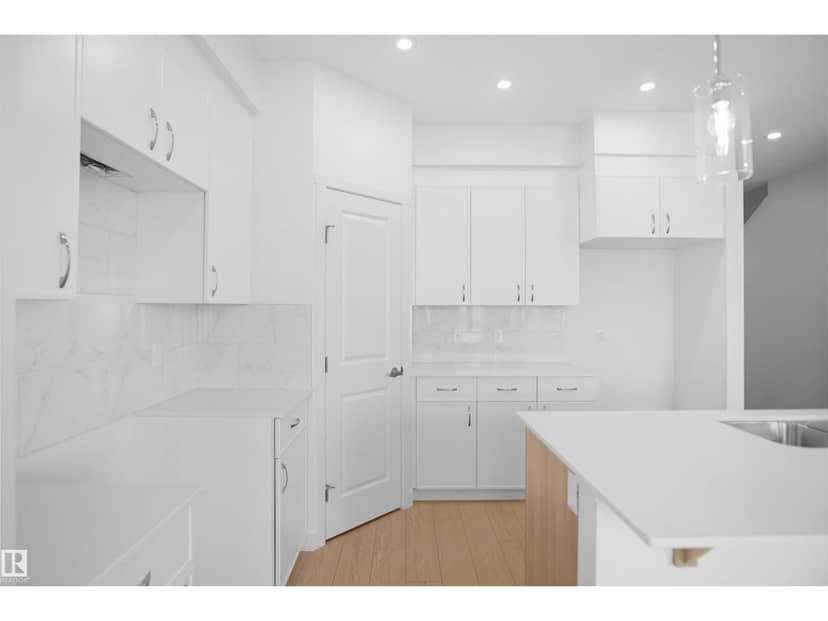 18166 73A ST NW — photo 11 of 32