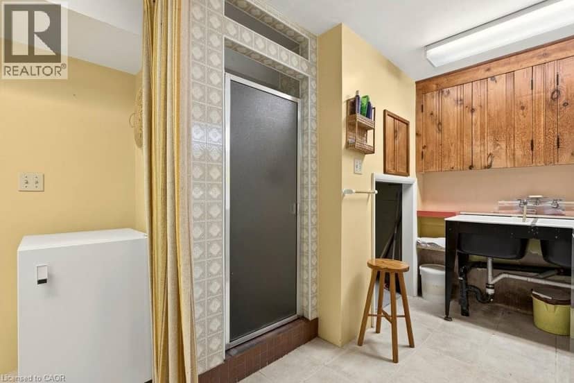 803 MONTGOMERY Drive — photo 37 of 40