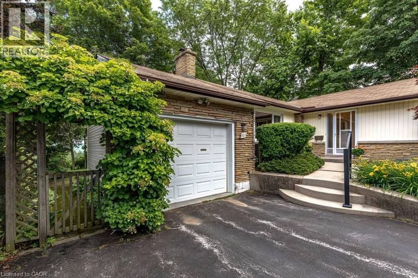 803 MONTGOMERY Drive, Ancaster, photo 2
