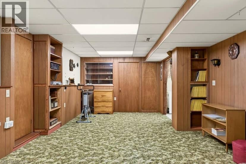 803 MONTGOMERY Drive — photo 35 of 40