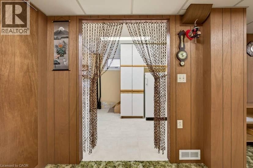 803 MONTGOMERY Drive — photo 33 of 40