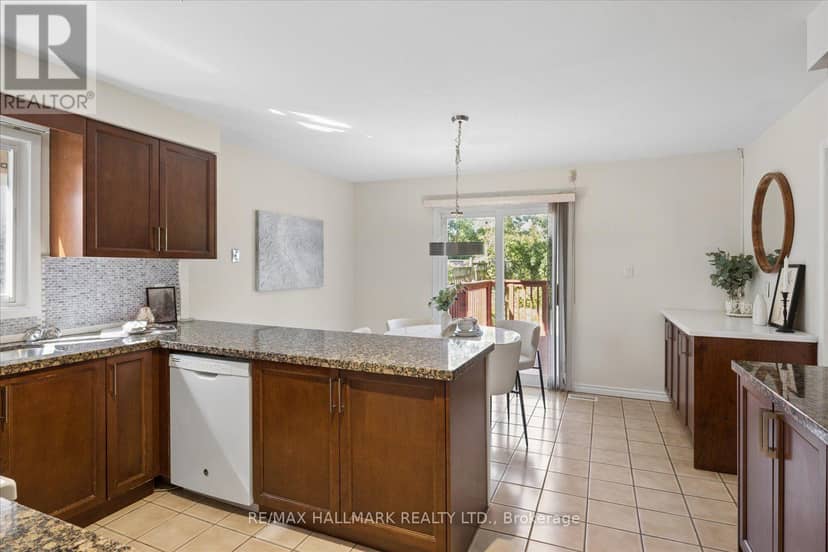 32 Valley Centre Drive — photo 16 of 40