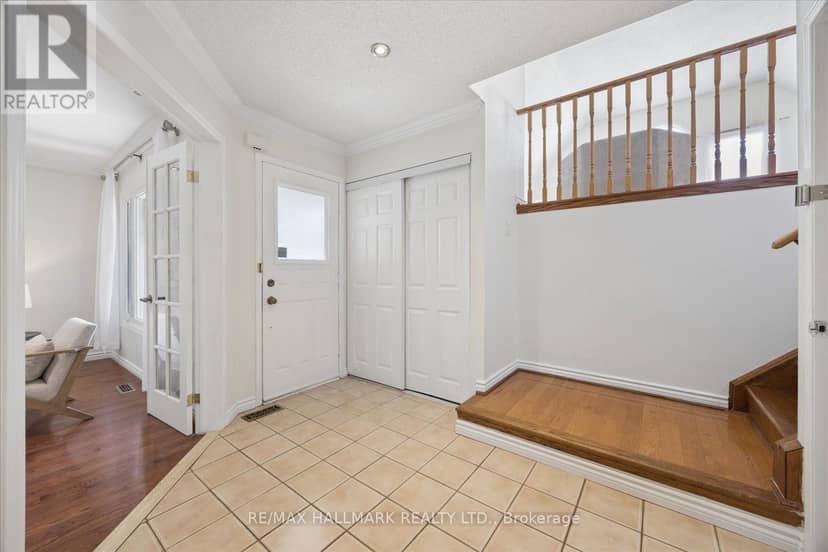 32 Valley Centre Drive, Toronto, photo 5