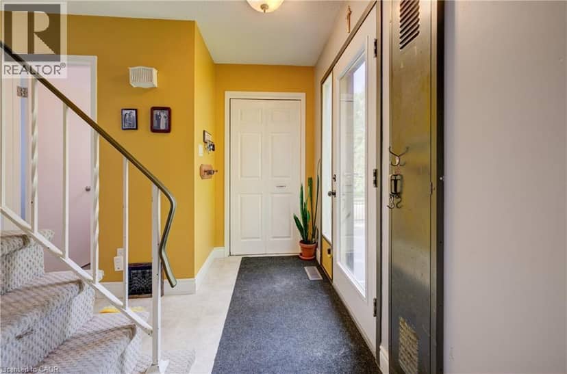 124 QUEENSWAY Drive, St. Jacobs, photo 4