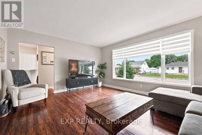 101 Grant Boulevard, Renfrew, photo 6