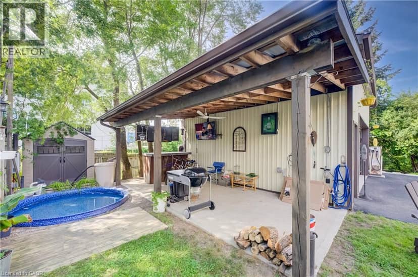 124 QUEENSWAY Drive — photo 33 of 39