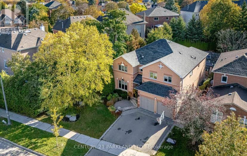 164 Carlyle Crescent, Aurora, photo 2