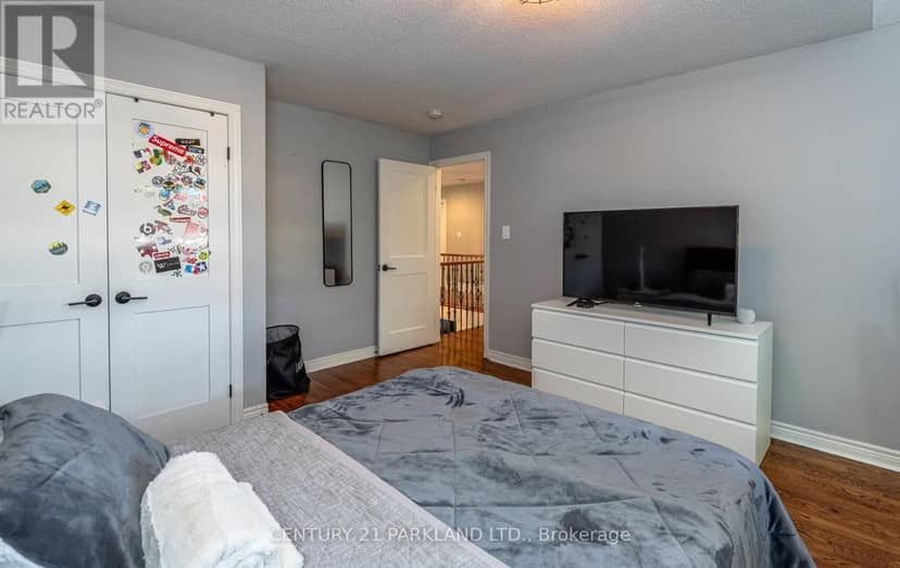 164 Carlyle Crescent — photo 33 of 40