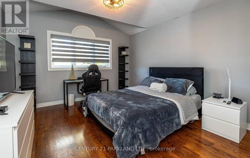 164 Carlyle Crescent — photo 34 of 40