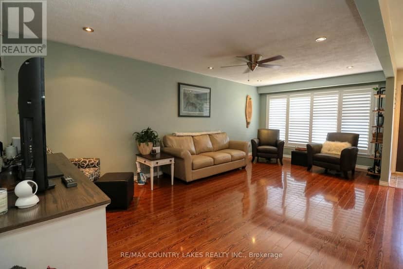 110 Seventh Street, Brock, photo 8