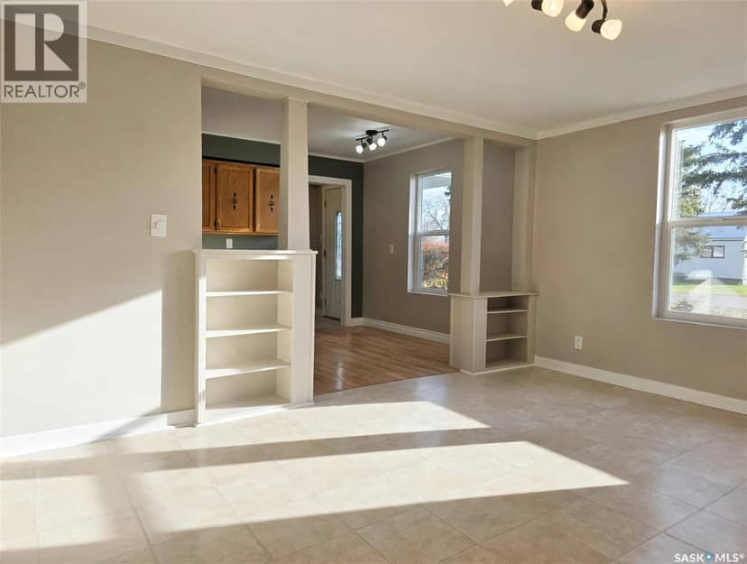 110 Prothero AVENUE W — photo 17 of 40