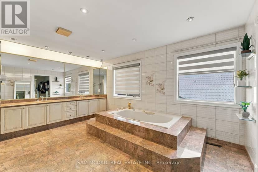 2480 Mississauga Road — photo 26 of 40