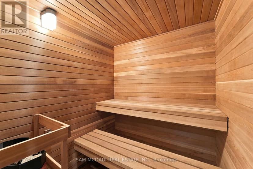 2480 Mississauga Road — photo 35 of 40