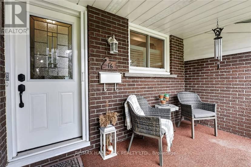 16 Elk Street — photo 7 of 40