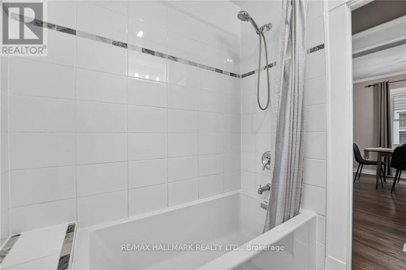 32 Richmond Avenue — photo 21 of 40