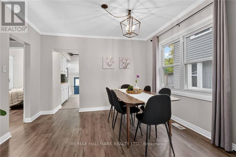 32 Richmond Avenue — photo 11 of 40
