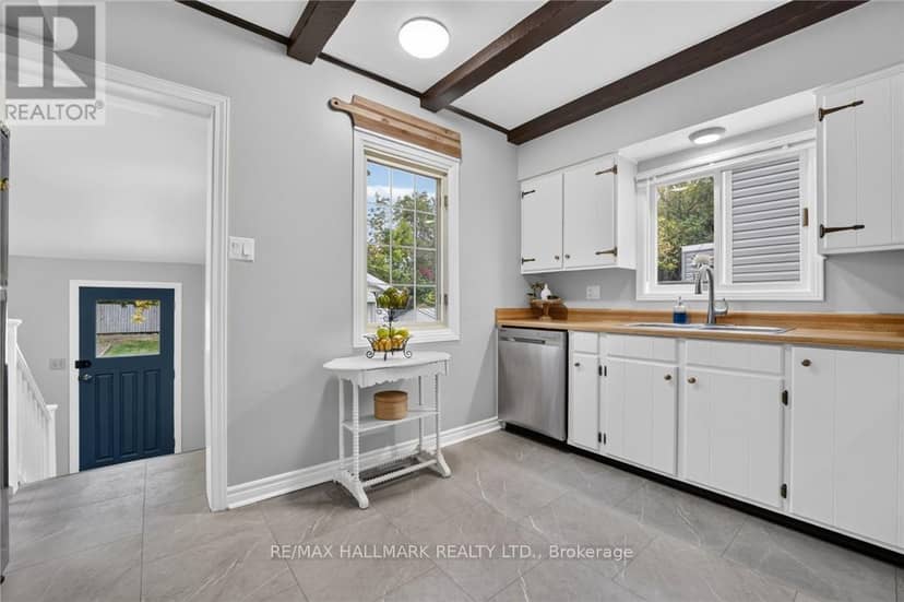 32 Richmond Avenue — photo 12 of 40