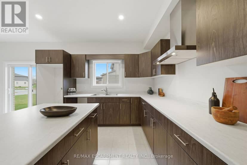 778 Bradford Avenue — photo 19 of 40