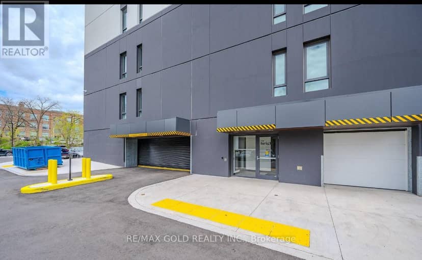 1302 - 741 King Street — photo 13 of 15
