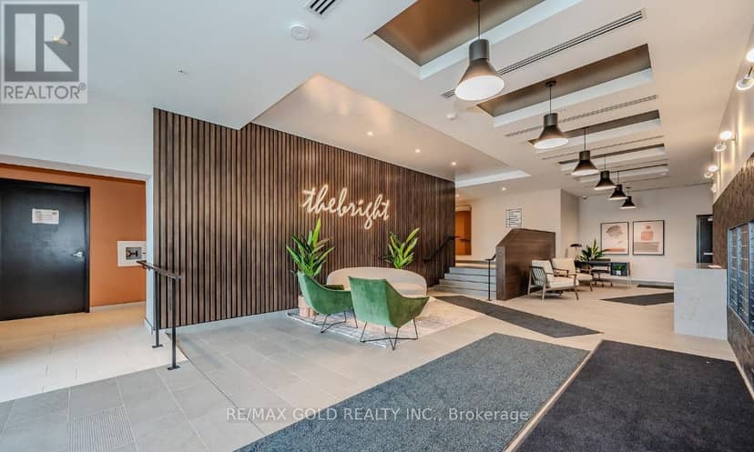 1302 - 741 King Street — photo 15 of 15