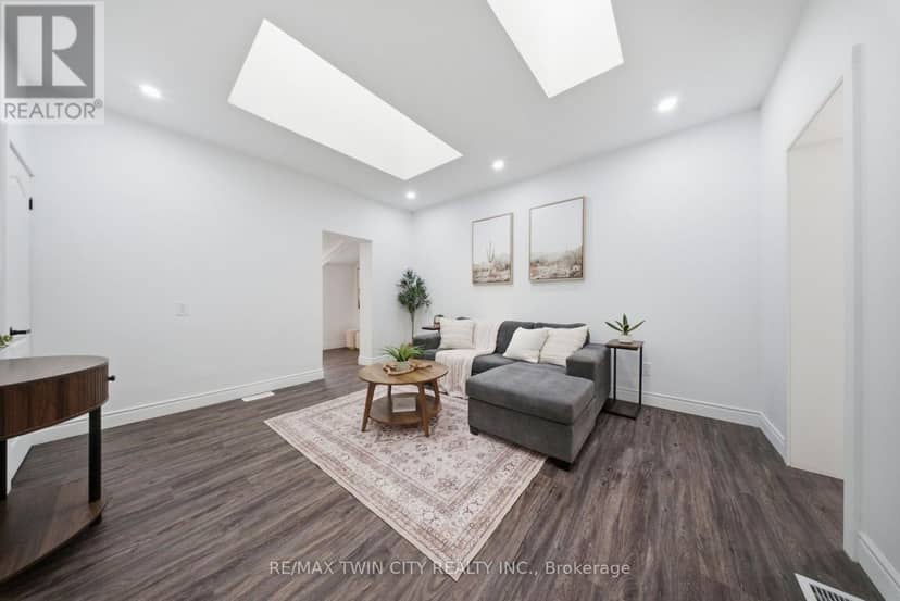42 Peel Street — photo 15 of 28
