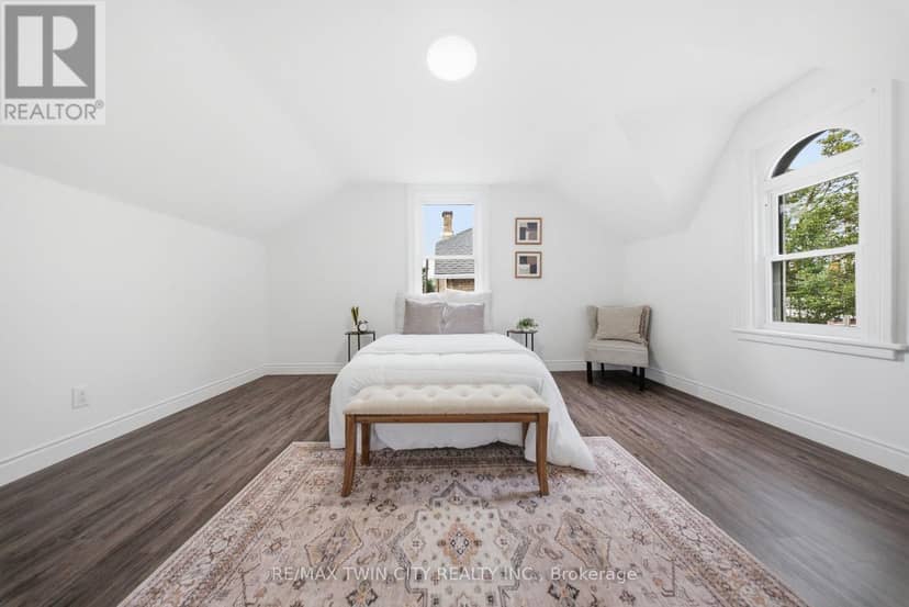42 Peel Street — photo 22 of 28