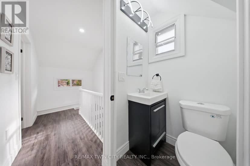 42 Peel Street — photo 25 of 28