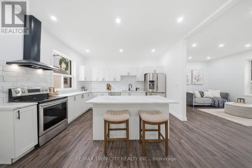 42 Peel Street — photo 7 of 28
