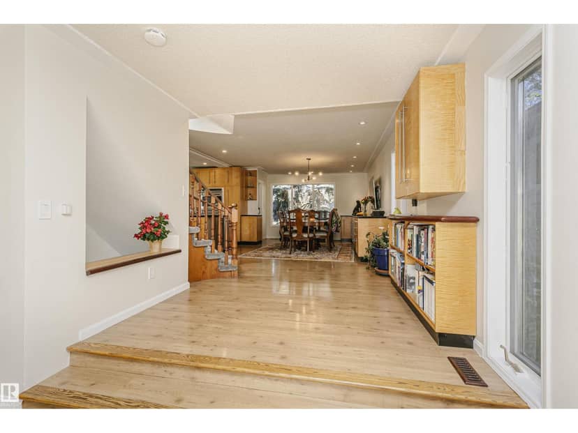 10839 80 Avenue NW — photo 18 of 40