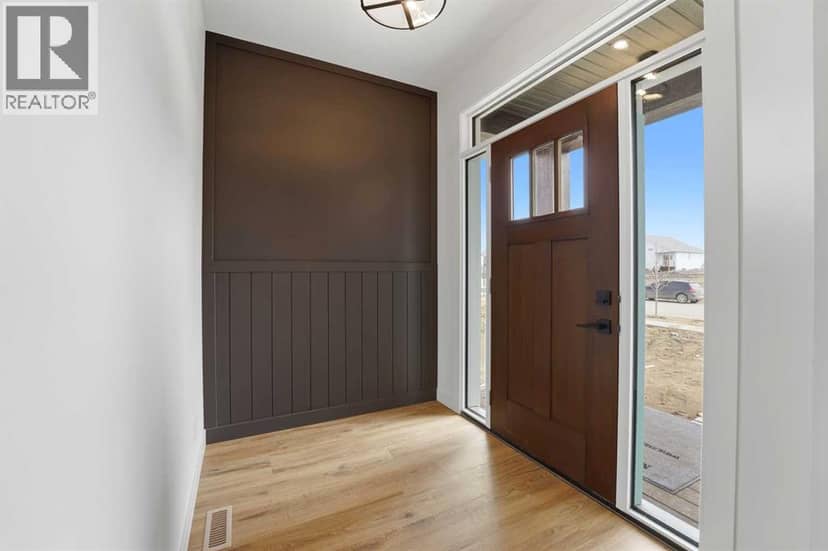 8 Tipping Avenue, Red Deer, photo 3