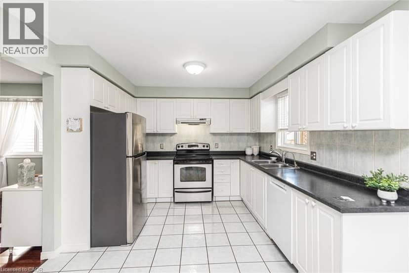 10 RICHVIEW Drive — photo 18 of 40