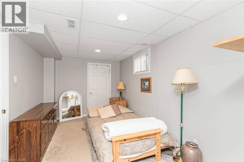 10 RICHVIEW Drive — photo 33 of 40