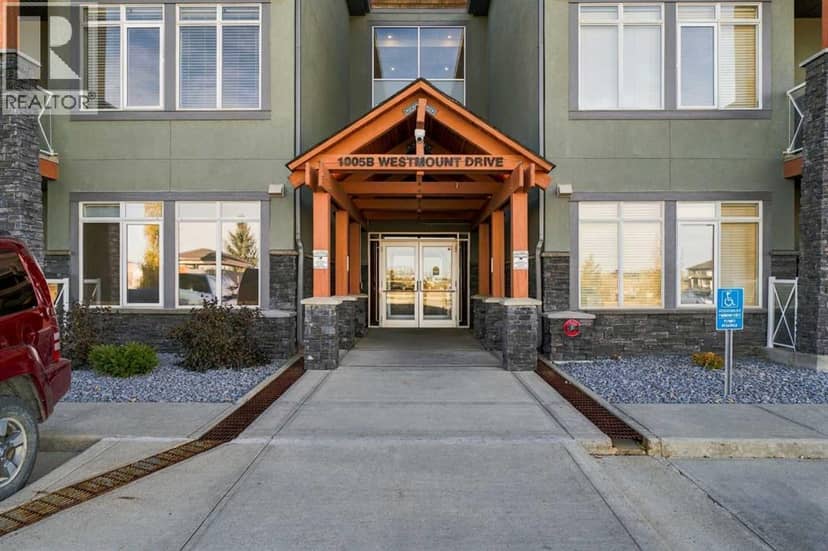 104, 1005B Westmount Drive, Strathmore, photo 2