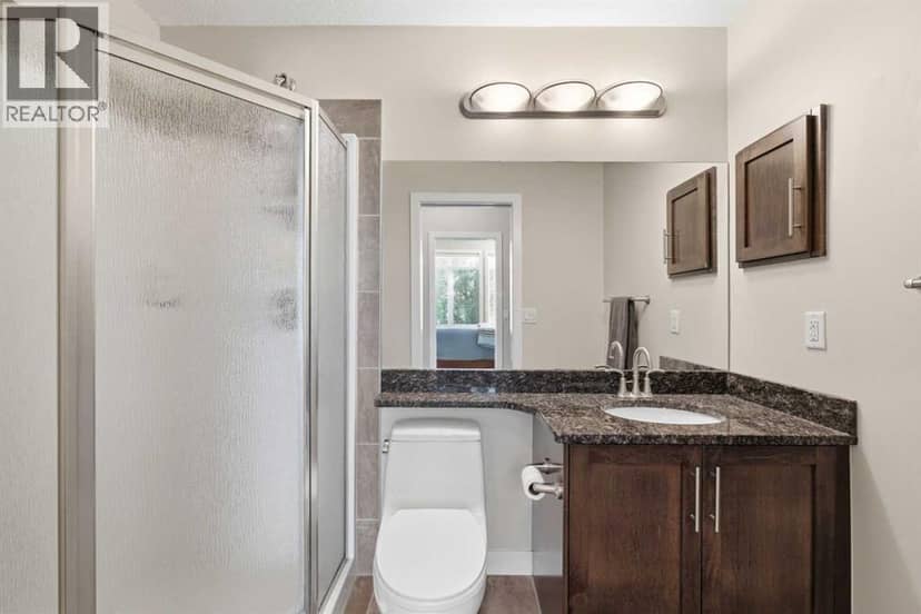 104, 1005B Westmount Drive — photo 29 of 40