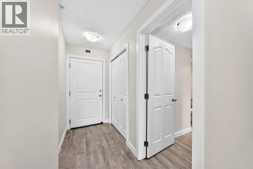 4118, 403 Mackenzie Way SW, Airdrie, photo 5