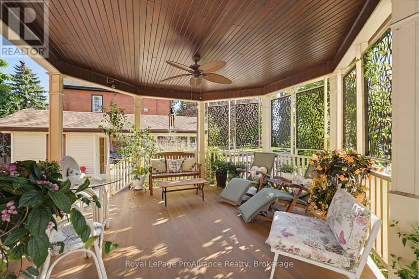 55 Queen Street, Belleville, photo 7