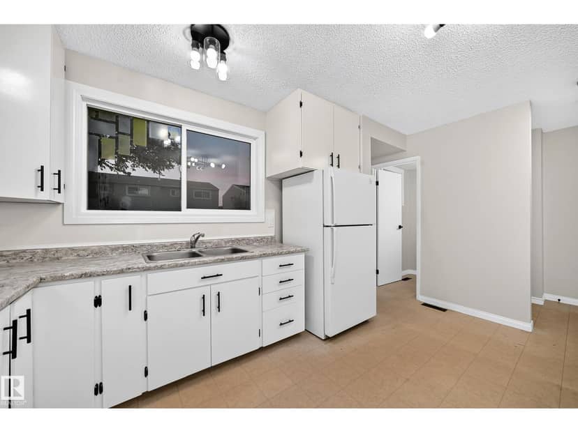 89 Habitat Cr NW, Edmonton, photo 8