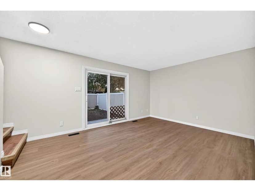 89 Habitat Cr NW — photo 10 of 40