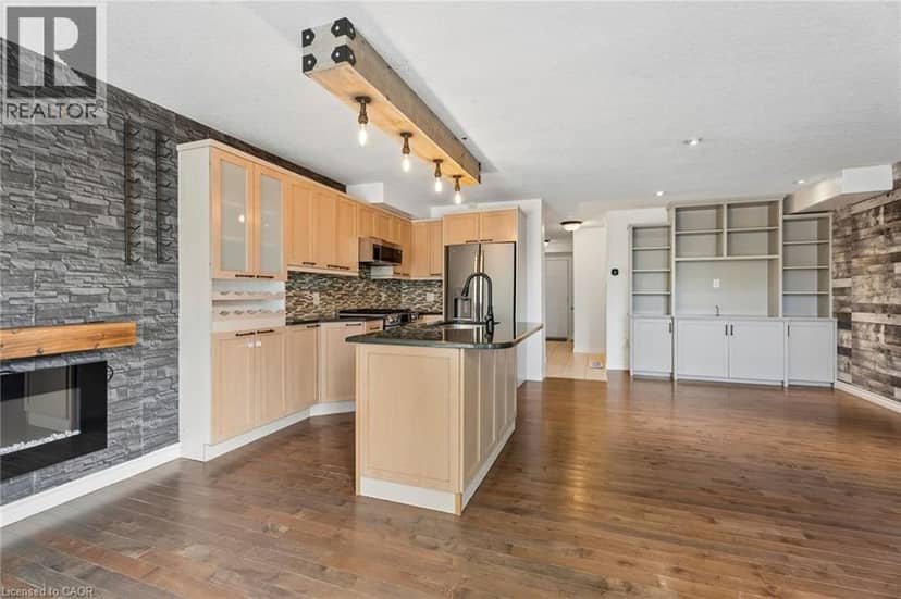 27 PETTIT Street — photo 11 of 40