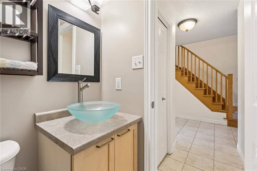27 PETTIT Street — photo 18 of 40