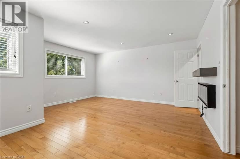 27 PETTIT Street — photo 21 of 40