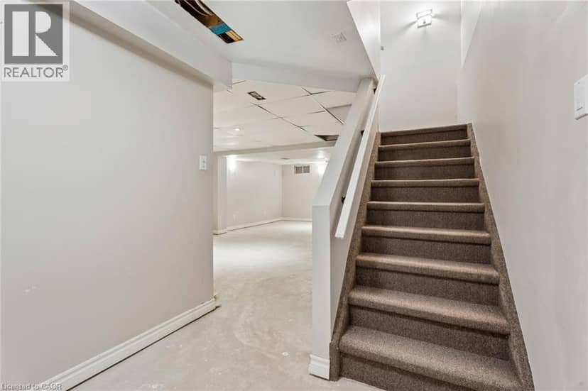 27 PETTIT Street — photo 38 of 40