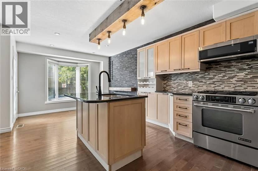 27 PETTIT Street — photo 13 of 40