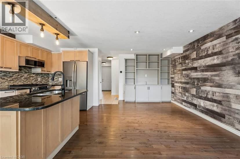 27 PETTIT Street — photo 10 of 40