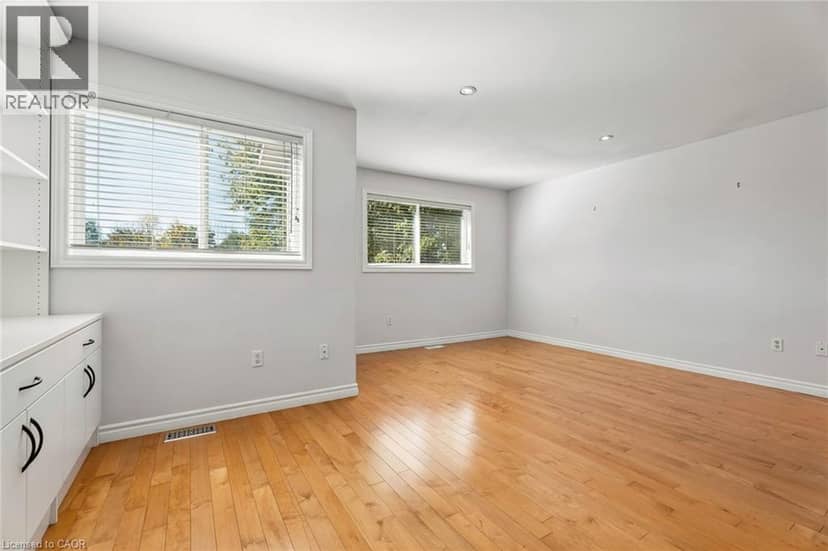 27 PETTIT Street — photo 20 of 40
