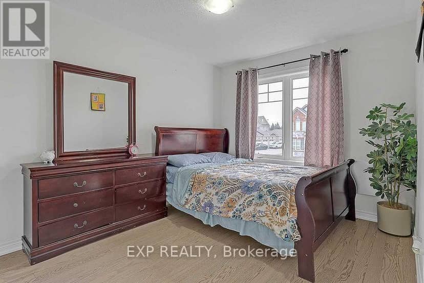 6 Frederick Pearson Street, East Gwillimbury, photo 4