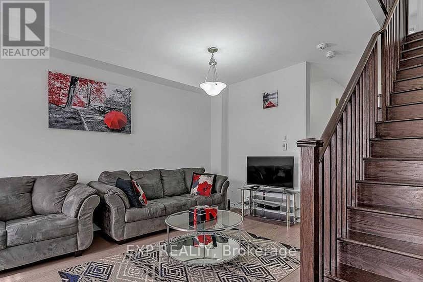 6 Frederick Pearson Street, East Gwillimbury, photo 3