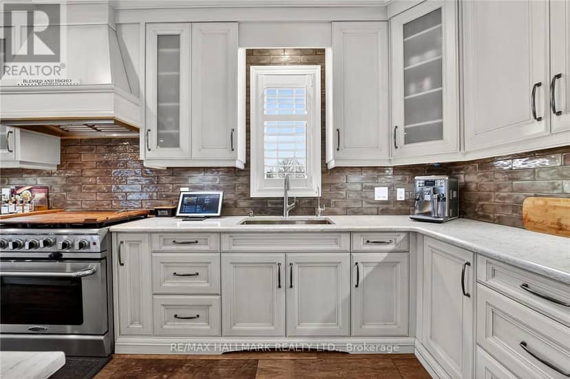 5499 Attema Crescent — photo 12 of 40
