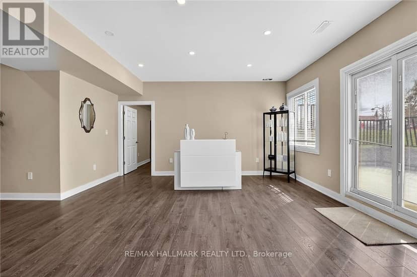 5499 Attema Crescent — photo 38 of 40